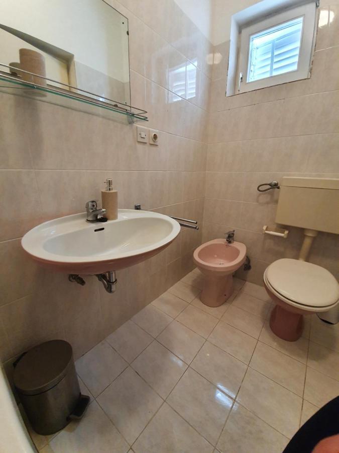 Apartment Padova I And II Раб Екстериор снимка