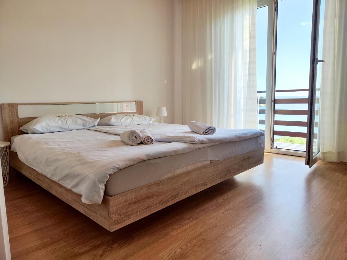 Apartment Padova I And II Раб Екстериор снимка