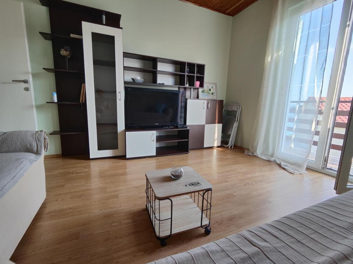 Apartment Padova I And II Раб Екстериор снимка